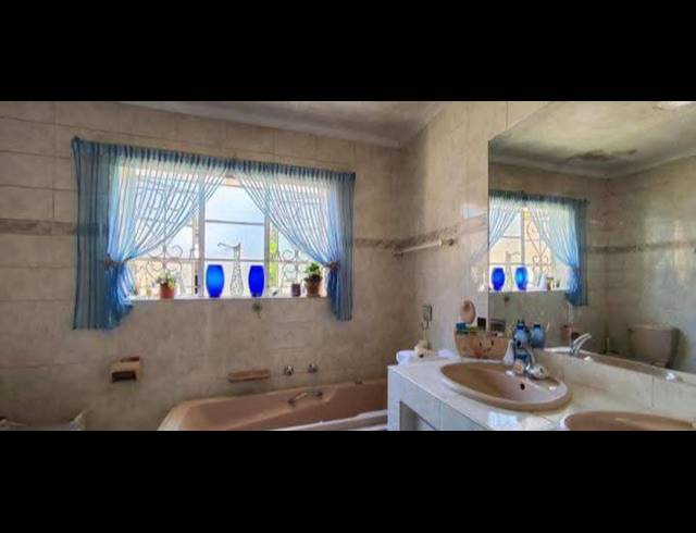 5 BEDROOM HOUSE FOR SALE IN LAMBTON